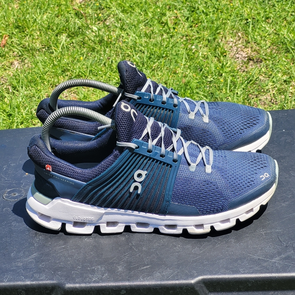 ON Running Cloud Swift Blue Night Mens size 8